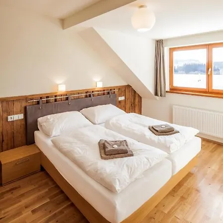 Lisensky Dvur 4* Sněžné