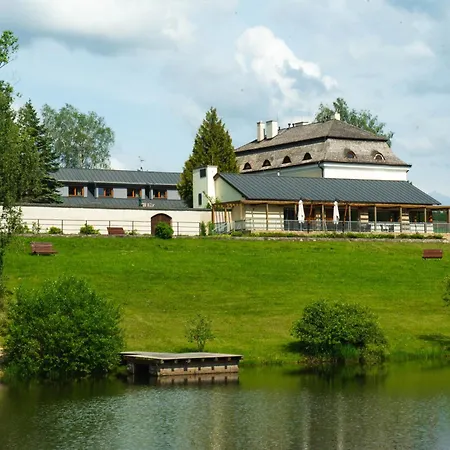 Lisensky Dvur 4*