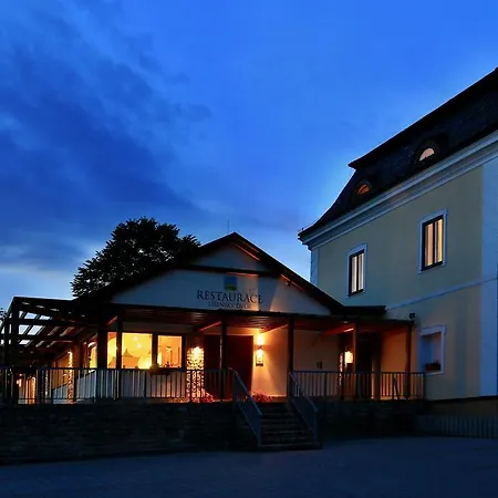Lisensky Dvur Sněžné