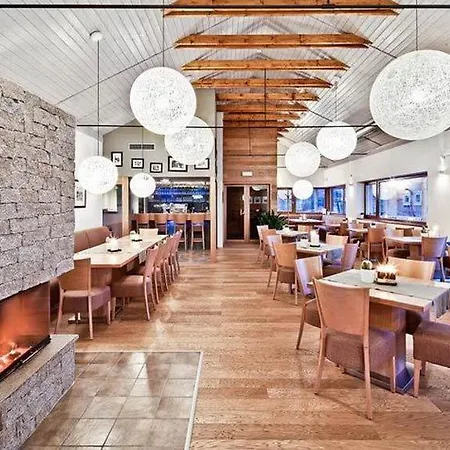 Lisensky Dvur 4* Sněžné