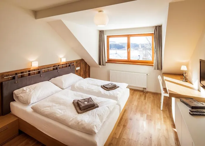 Lisensky Dvur 4*
