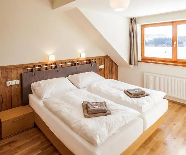 Lisensky Dvur 4* Sněžné