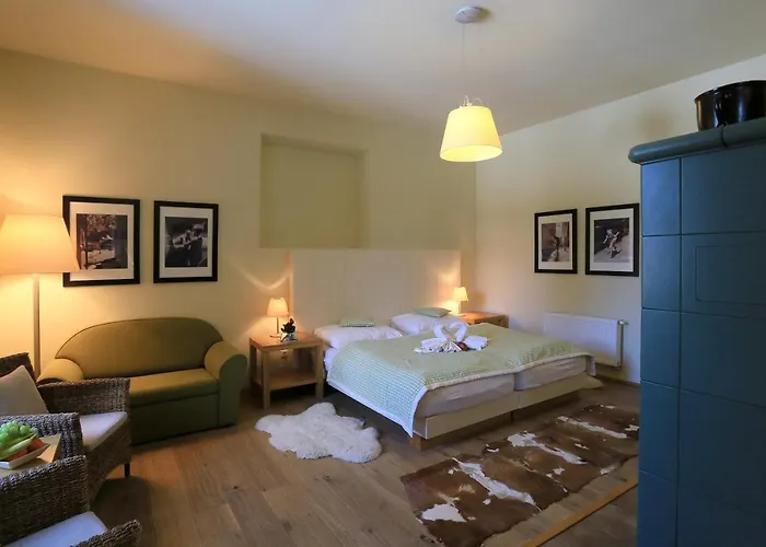 Lisensky Dvur بيت ضيافة Sněžné
