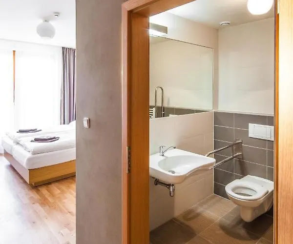 Lisensky Dvur 4* Sněžné