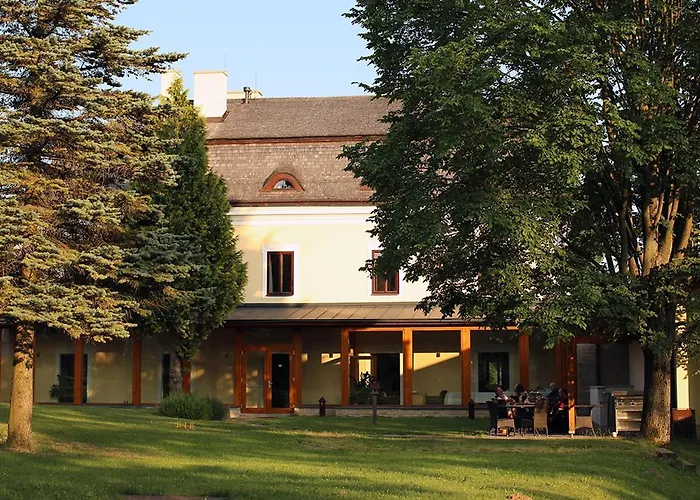 Lisensky Dvur Sněžné